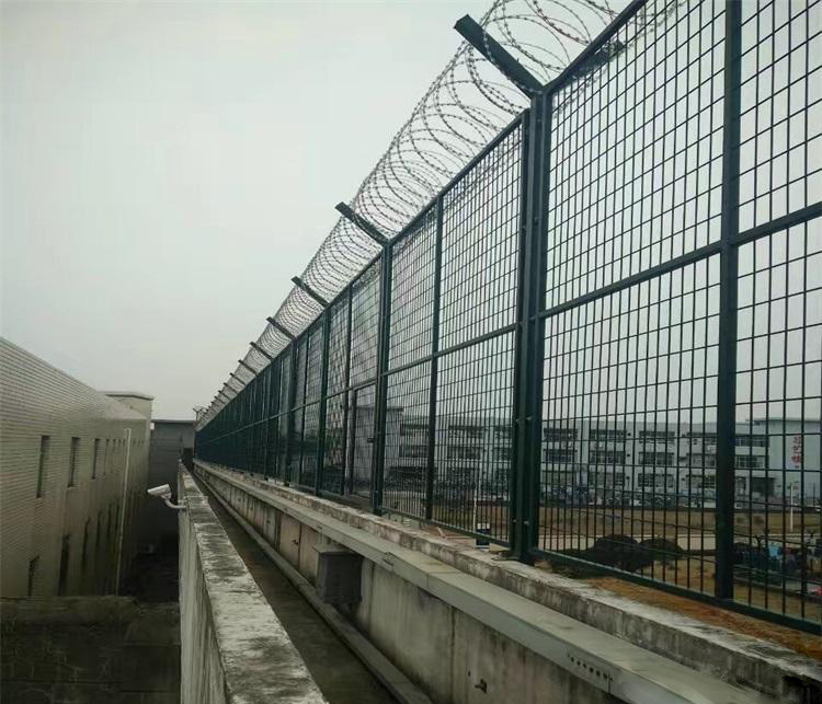 獄墻頂部隔離網