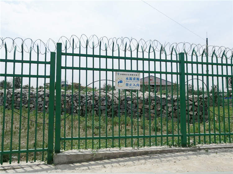 自然保護區(qū)護欄圍欄用品，自然資源浸塑鐵絲網(wǎng)