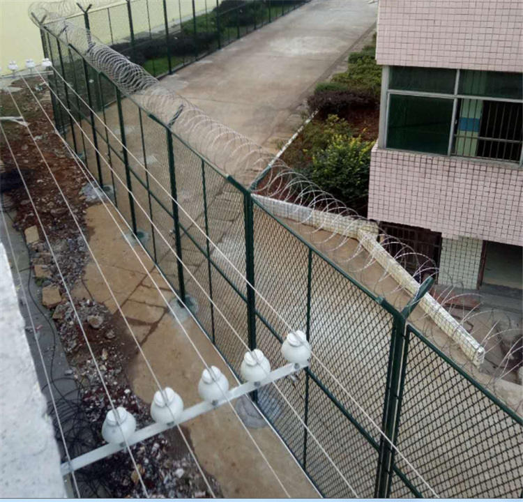 監(jiān)獄護(hù)欄網(wǎng)需要有防攀爬的作用