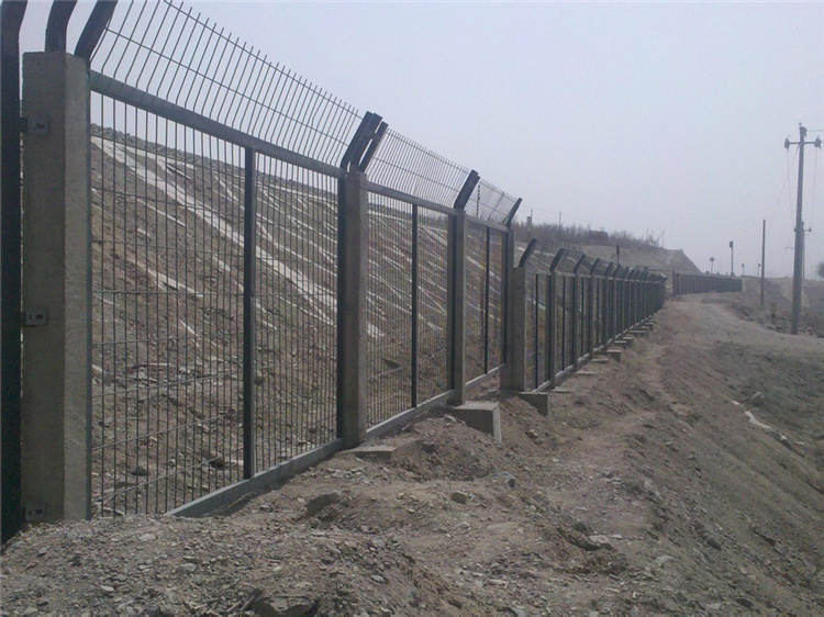 高速鐵路橋下防護柵欄施工質(zhì)量控制要點